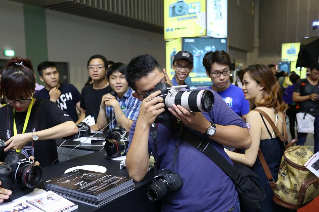 Bên trong một chiếc ống kính Canon trị giá $11,000 | 50mm Vietnam