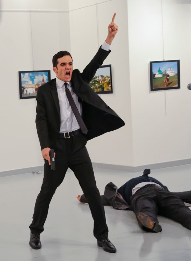 Chân dung kẻ ám sát đại sứ Nga đoạt giải Ảnh Báo Chí Thế Giới | 50mm Vietnam