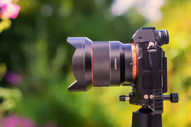 Samyang ra mắt ống kính có AF cho máy ảnh Sony | 50mm Vietnam