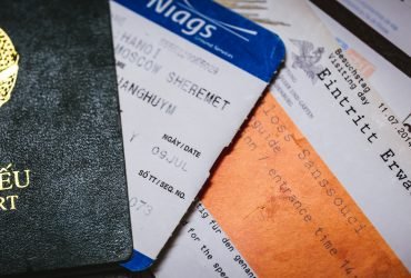 Hiểm họa từ ảnh chụp vé máy bay | 50mm Vietnam